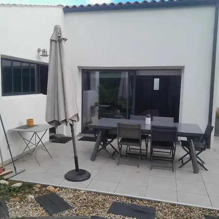 Les 3 Lys Maison Avec Piscine Et Garage Villa Lagord