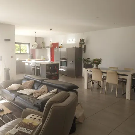 Villa Les 3 Lys Maison Avec Piscine Et Garage *