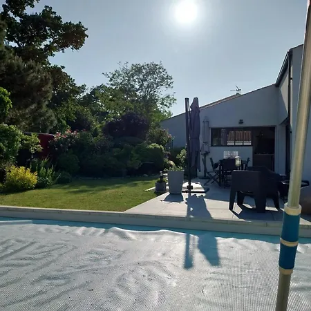 Villa Les 3 Lys Maison Avec Piscine Et Garage *